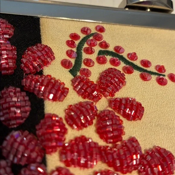 Isabella Fiore Handbag / Embellish - Picture 13 of 16